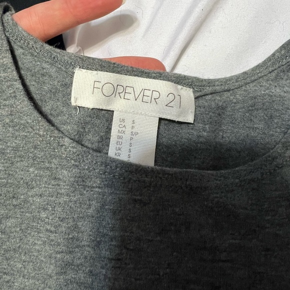 Forever 21 Cropped Halter Tops - Picture 2 of 4